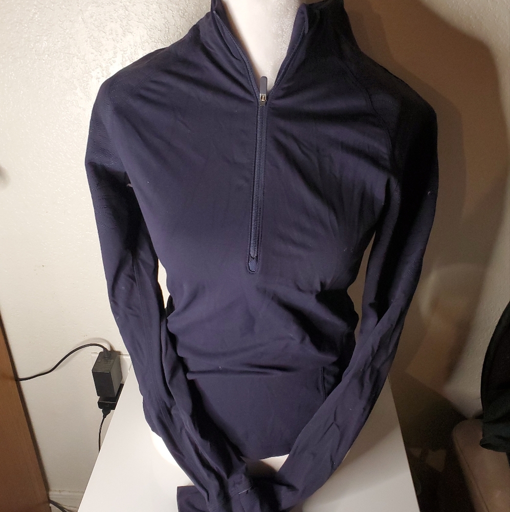 Lululemon toasty tech half zip size 4
